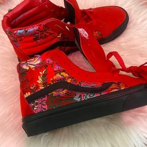 Red floral vans, size: 7.5